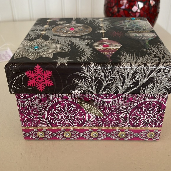 NWT Punch Studio Collectible Scented Candle & Music Box, Plays “Joy To The World - Picture 6 of 8